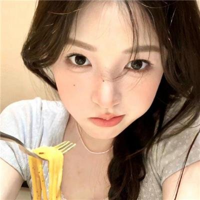 带来末日的女孩 海报